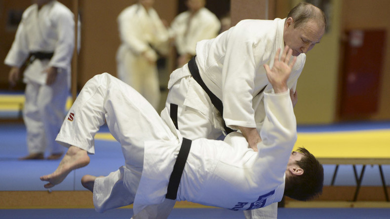Putin puts judo skills to the test in Sochi (VIDEO)