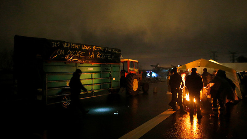 20,000 protest forceful evictions, block roads at Nantes airport construction site (VIDEO)