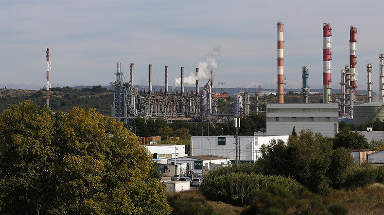 Chemical safety reform bill could cripple state efforts at regulation, critics say