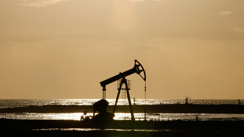 Tumbling oil prices are boon for consumers, but US energy sector layoffs, bankruptcies loom