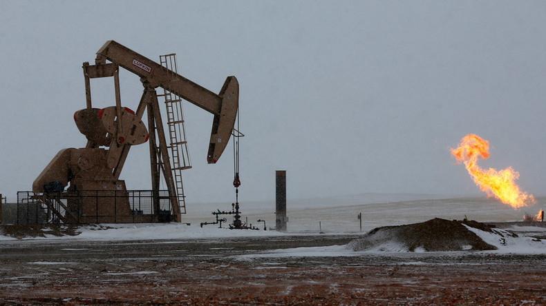Despite environmental concerns, North Dakota approves largest capacity crude oil pipeline