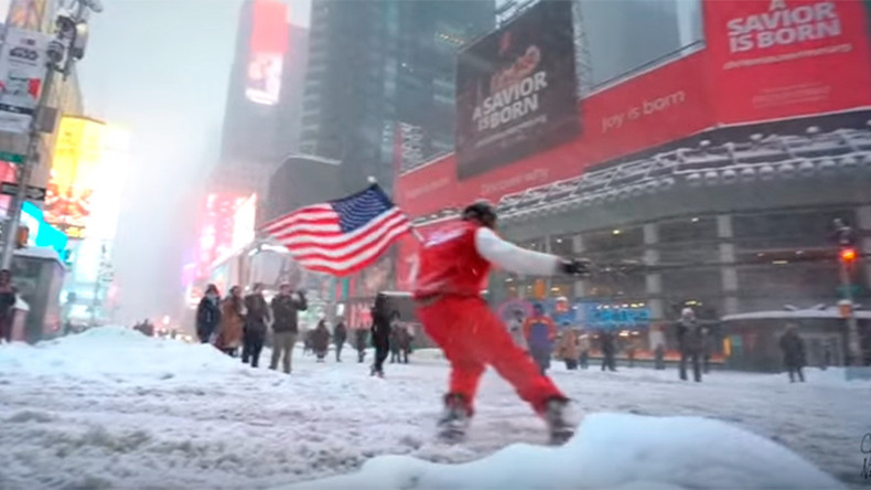 YouTuber snowboards through NYC despite police order, the result is magic (VIDEO)