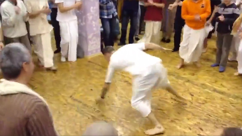Hare hip-hop: Krishna b-boy breakdance vid breaking internet (VIDEOS)