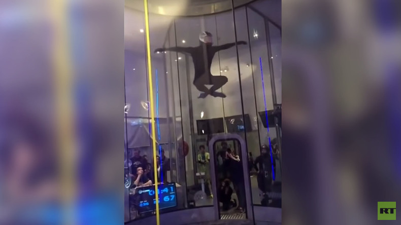 Watch Russian wind tunnel champion, Polish 16yo athlete do mind-blowing dances mid-air (VIDEO)