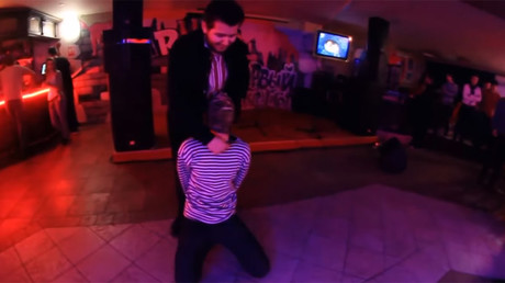 Kiev bar stages execution of Russian pilot as part of ‘stab in the back’ theme party (VIDEO)
