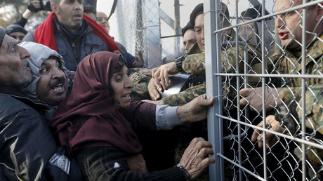 Macedonia closes border with Greece to migrants - report