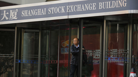 Chinese stocks tumble over capital outflow concerns 