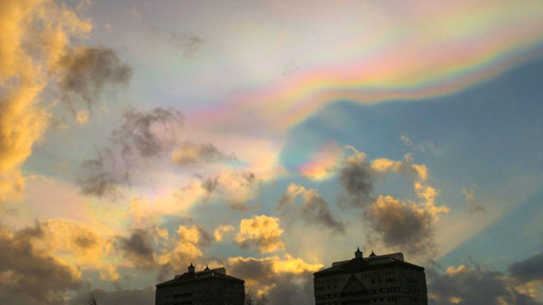 Strange and beautiful ‘mother of pearl’ nacreous clouds spotted over Britain (PHOTOS)