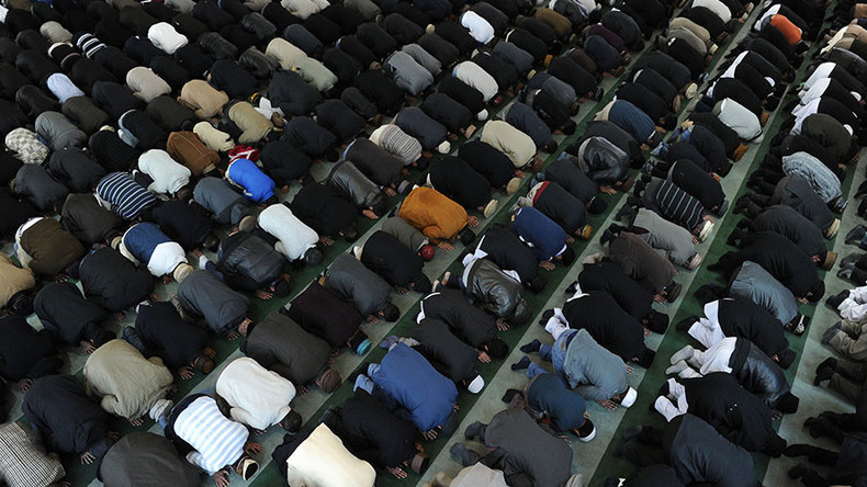 MI5 targets Muslim converts for recruitment, study finds