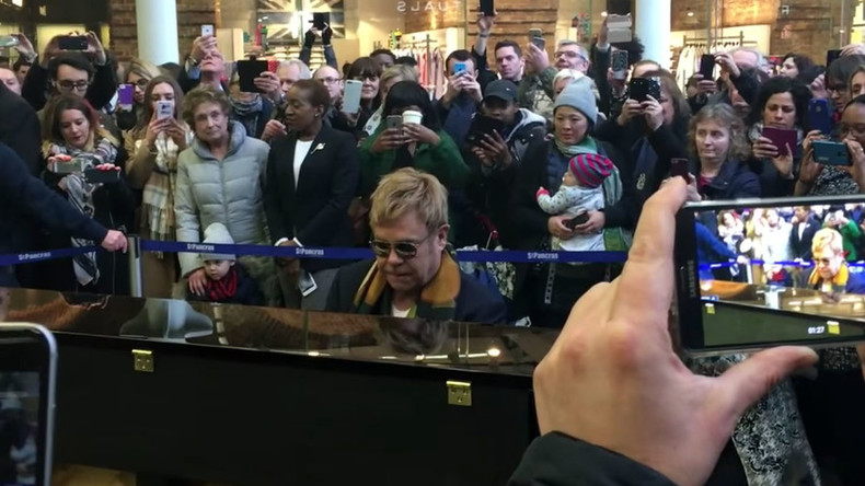 Surprise! Sir Elton John plays piano in London station (VIDEO)
