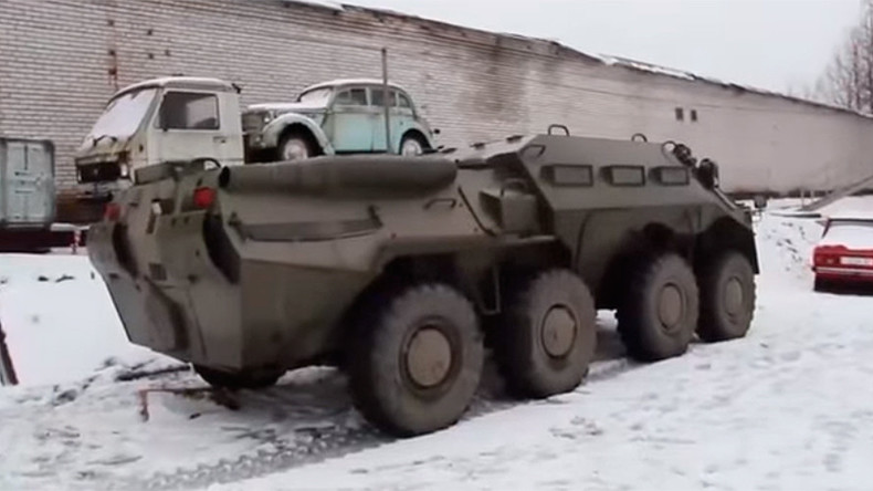 Russian runaway APC draws police into midnight cross-country chase (VIDEO)