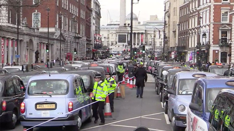 London black taxis cause traffic chaos in Uber protest
