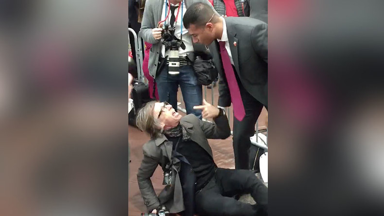 Secret Service agent chokes journalist at Trump rally (VIDEO)