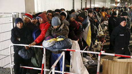 Germany to spend €93.6bn on refugees until 2020 - report