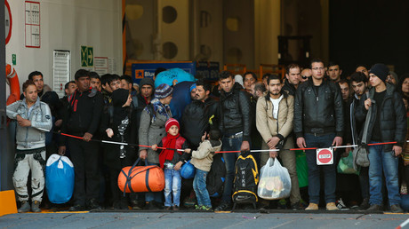 EU gives Greece 3 months to fix borders or risk Schengen suspension