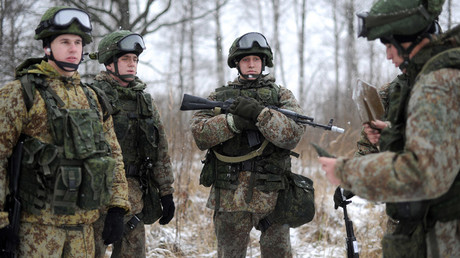 Russian military allows replacement of conscription with contract service
