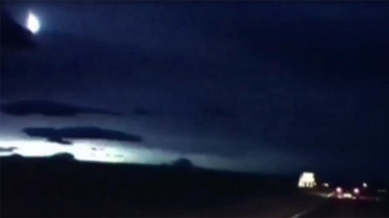 Mysterious 'meteor' lights up Scottish sky, rumbles dramatically (VIDEO)