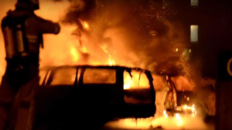 Vehicles set ablaze for 2nd night amid riots in Stockholm suburb (VIDEO)
