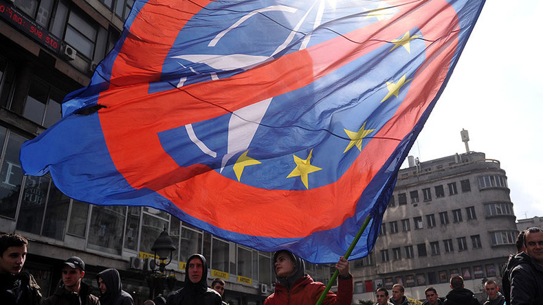 1,000s of Serbs march against NATO in Belgrade (VIDEO)
