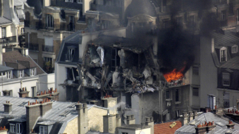 17 injured as huge gas explosion hits residential building in central Paris (VIDEOS, PHOTOS)