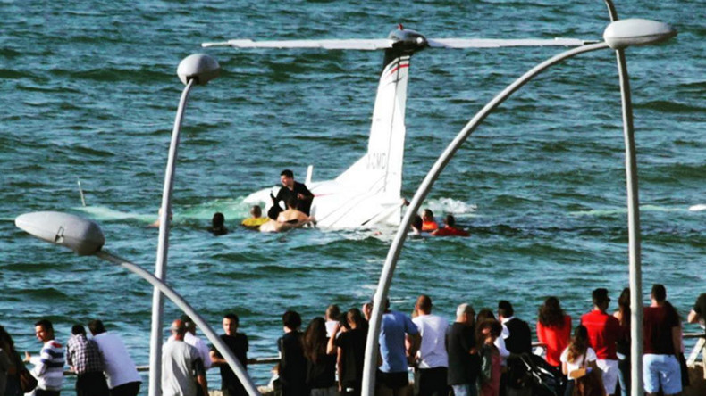 Plane crashes into sea near Tel Aviv beach, 2 injured (VIDEOS, PHOTOS)