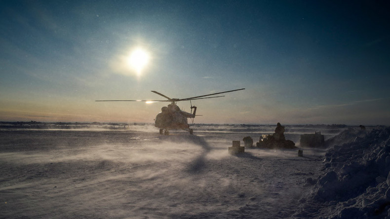 Surviving in the Arctic: RT journalist joins elite task force drill near North Pole