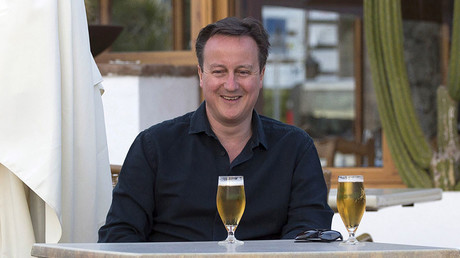 Cameron ‘oblivious’ to tax avoidance fury, as over 100,000 petition for snap election