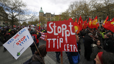 Thousands rally in Hannover against TTIP trade deal a day before Obama’s visit