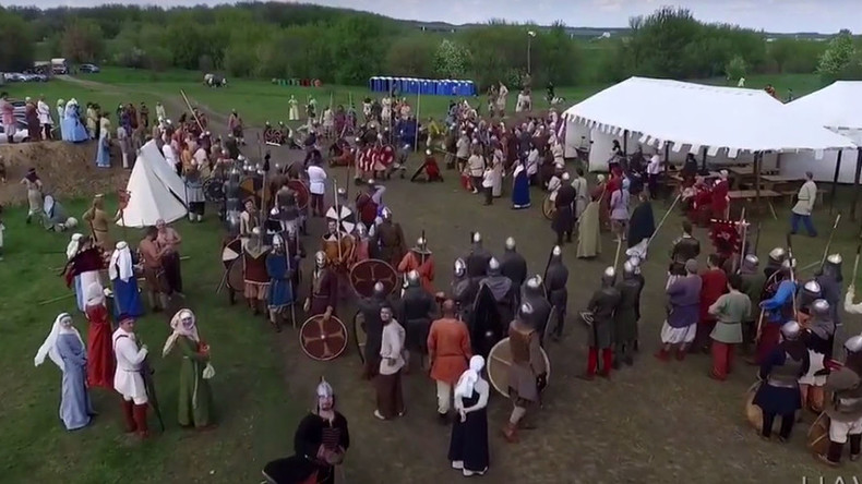 Javelin-thrower takes down drone at Russian medieval reenactment festival (VIDEO)