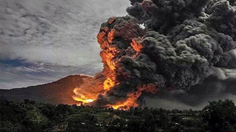 Apocalyptic scenes in Indonesia as deadly volcano erupts, spewing hot ash, killing 7 (VIDEO,PHOTOS)