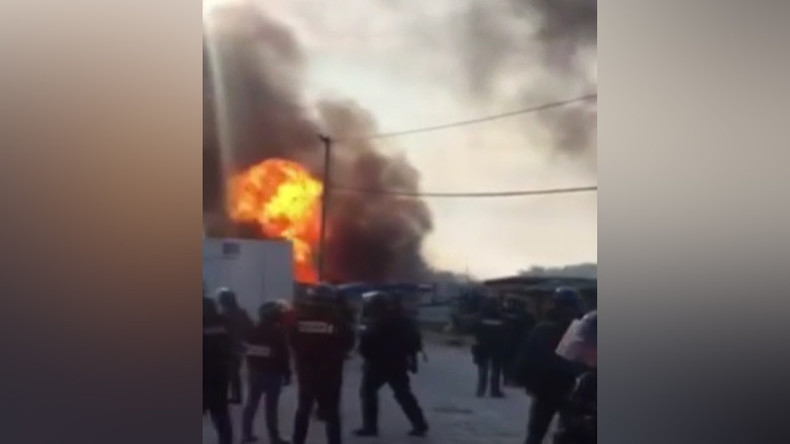 Clashes in Calais ‘Jungle’ camp during meals distribution, tear gas deployed (VIDEO)