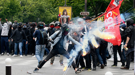 Tear gas in Paris as hundreds protest labor reforms (PHOTOS, VIDEOS)