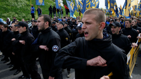 Armed fighters demanding warlord’s release block Kiev court