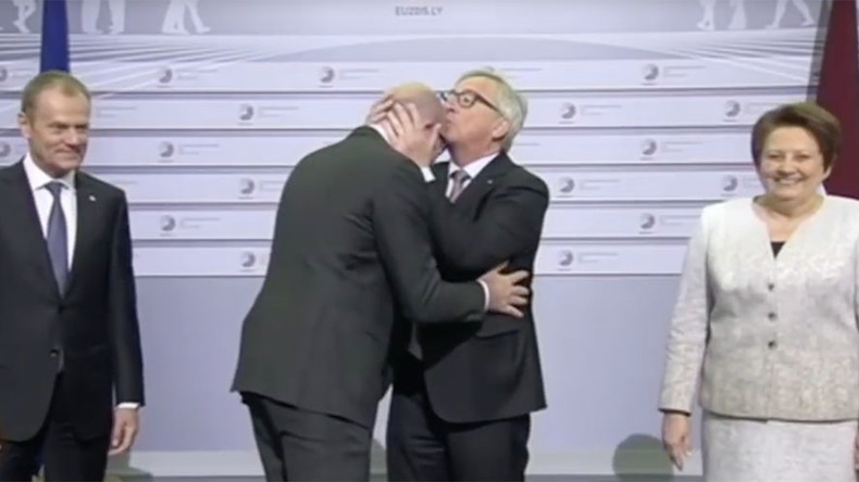'Drunk' EU chief Juncker face slaps world leaders at summit in resurfaced viral video
