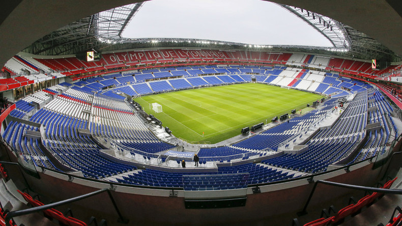 Controlled explosion performed outside Stade de France ahead of Euro 2016 match