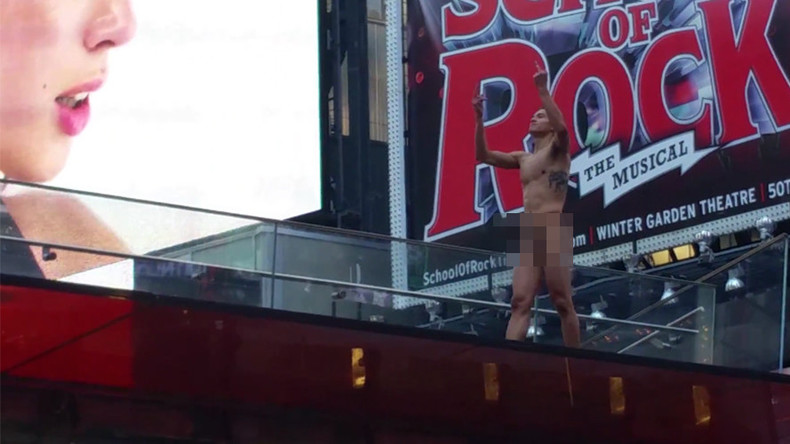 ‘Where’s Trump?’ Naked raving man in Times Square NYC livestream (VIDEO)