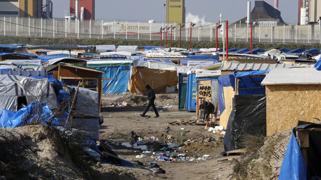 Calais mayor wants French migrant camps moved to UK after Brexit vote