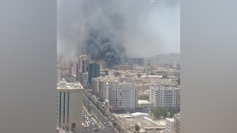 Huge fire at hotel in Mecca (VIDEOS, PHOTOS)