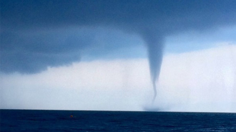 Ominous waterspouts stun holidaymakers at Russian resort (PHOTOS, VIDEOS)