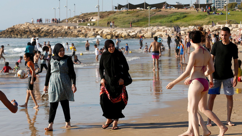 Muslim family ‘treated like aliens, branded terrorists’ on trip to English seaside town