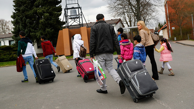 Refugees in Germany go on ‘vacation’ to war-torn homelands – report