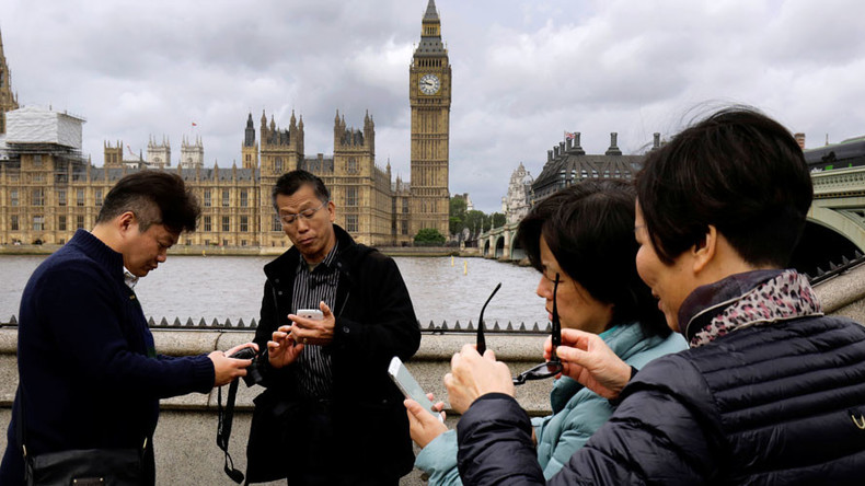Tourists from China biggest spenders overseas in 2015