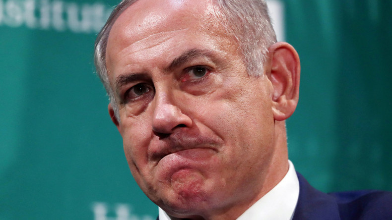 Netanyahu blocks toilet: Israeli PM needs 20 agents to go to bathroom