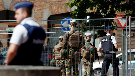 Belgian police officers detained by French counterparts while deporting group of migrants 