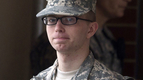 Military disciplinary board punishes Manning with 2 weeks' solitary