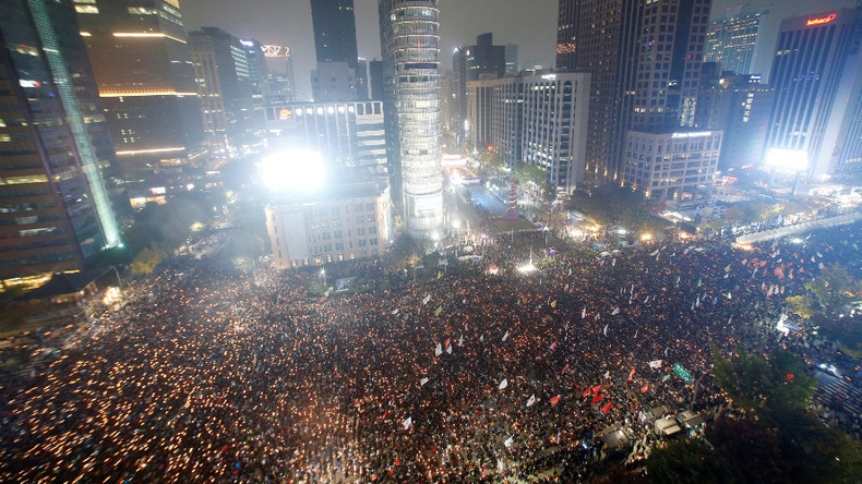 ‘Step down, criminal!’ Tens of thousands demand S Korean president’s ouster (VIDEO) 