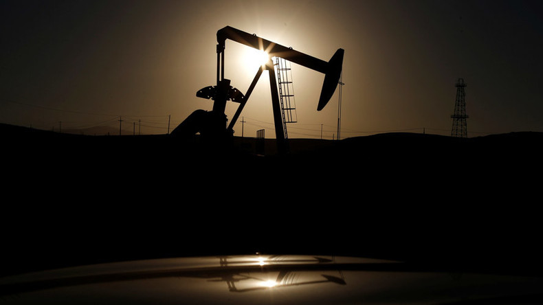 IEA warns glut will swamp oil market if no OPEC cut