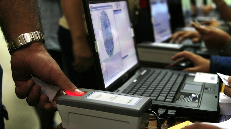 Paris attacks: Counter-terrorism chief wants fingerprinting & iris scans for all at UK borders