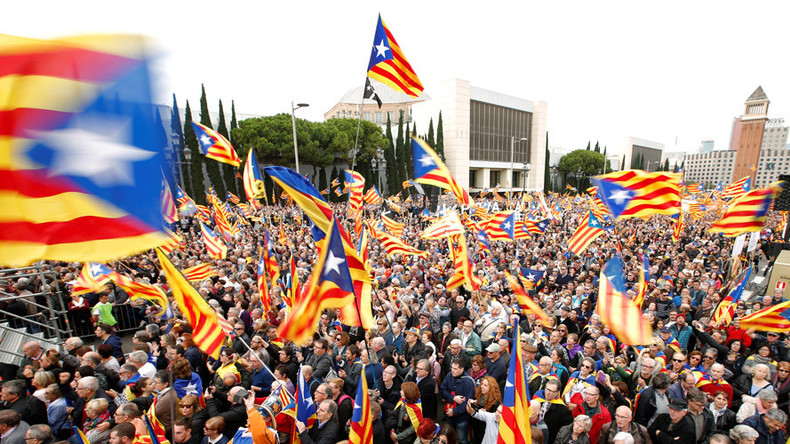 ‘Democracia’: 80,000 gather for Catalan pro-independence rally
