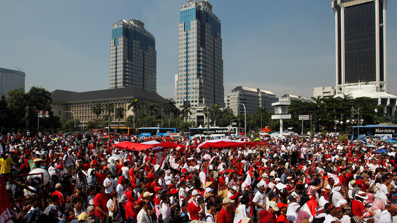 1,000s rally for tolerance in Indonesia amid blasphemy probe of Christian governor